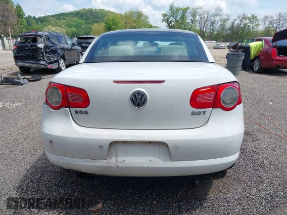 2008 Volkswagen Eos Lux z VIN WVWFA71F88V018635, wystawiony jako IAAI lot #42220306 z przebiegiem 155 448 mil mil oraz . Historia ofert i sprzedaży dostępna na DreamBid. Obrazek 16.