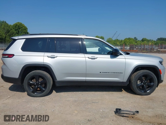 2023 Jeep Grand Cherokee Laredo z VIN 1C4RJKAG9P8865637, wystawiony jako IAAI lot #42682535 z przebiegiem 63 710 mil mil oraz . Historia ofert i sprzedaży dostępna na DreamBid. Obrazek 13.