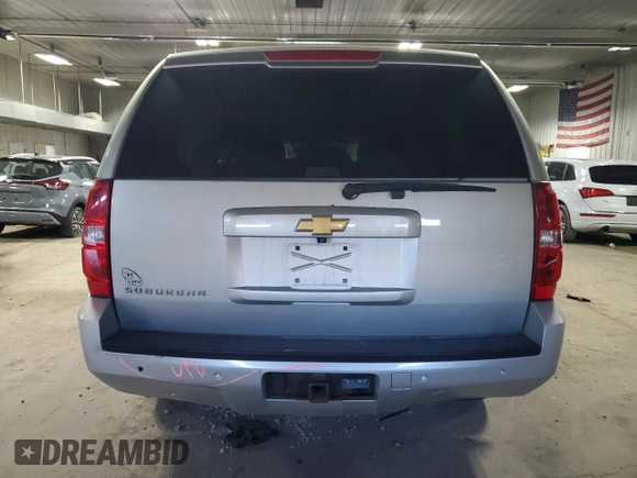 2014 Chevrolet Suburban LT with VIN 1GNSKJE72ER231913, listed as a Copart auction lot 56157745 with 207,159 mi miles and Non Repairable. Bid and sale history available at DreamBid. Image 6.