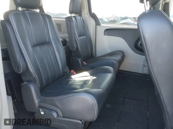 2016 Chrysler Town & Country Touring with VIN 2C4RC1BG7GR231704, listed as a IAAI auction lot 41306140 with 165,890 mi miles. Bid and sale history available at carsss.com. Image 8.