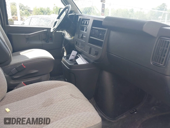 2021 Chevrolet Express Cargo with VIN 1GCWGAFP6M1231601, listed as a IAAI auction lot 42763185 with 105,783 mi miles and . Bid and sale history available at DreamBid. Image 5.