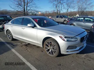 2018 Volvo S90 Momentum с VIN LVY982MK8JP024958, выставлен на аукционе IAAI как лот 41041799 с пробегом 81 588 миль миль и . История ставок и продаж доступна на DreamBid. Изображение 1.