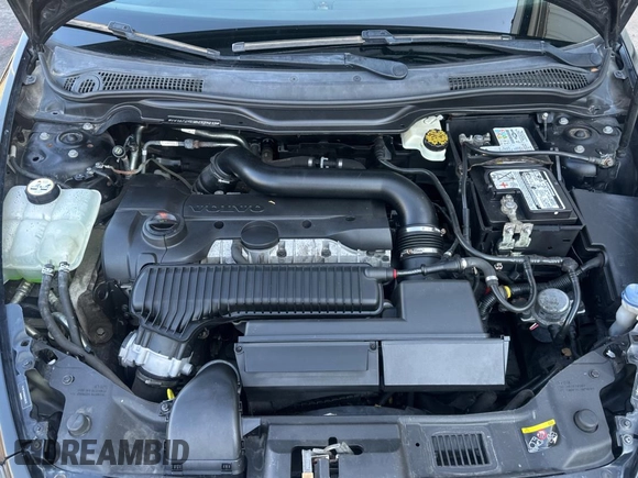 2011 Volvo S40 with VIN YV1672MS5B2539213, listed as a Copart auction lot 43647275 with 124,283 mi miles and Clean Title. Bid and sale history available at carsss.com. Image 7.