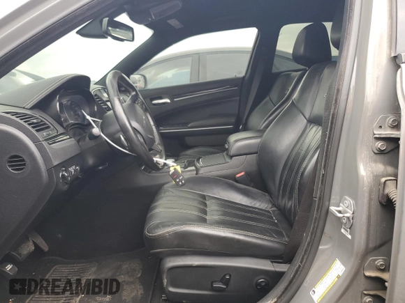 2019 Chrysler 300 with VIN 2C3CCAGGXKH656044, listed as a Copart auction lot 81293544 with 88,251 mi miles and Salvage Title. Bid and sale history available at carsss.com. Image 7.