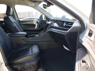 2022 Jeep Grand Cherokee with VIN 1C4RJYB66N8718018, listed as a IAAI auction lot 42002051 with Not provided miles and . Bid and sale history available at DreamBid. Image 5.