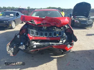 2018 Jeep Compass Latitude with VIN 3C4NJDBB2JT331384, listed as a IAAI auction lot 42293779 with 72,472 mi miles and . Bid and sale history available at DreamBid. Image 6.