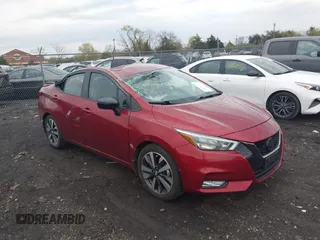 2020 Nissan Versa SR z VIN 3N1CN8FV5LL842908, wystawiony jako IAAI lot #42032114 z przebiegiem 49 651 mil mil oraz . Historia ofert i sprzedaży dostępna na DreamBid. Obrazek 1.