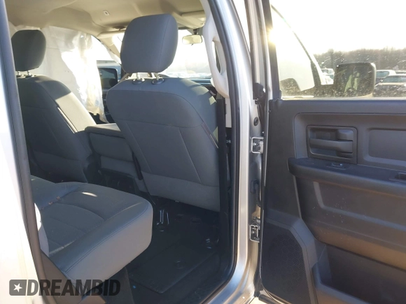 2017 Ram 1500 Express z VIN 3C6RR7KT1HG793157, wystawiony jako IAAI lot #41990661 z przebiegiem 92 038 mil mil oraz . Historia ofert i sprzedaży dostępna na DreamBid. Obrazek 8.