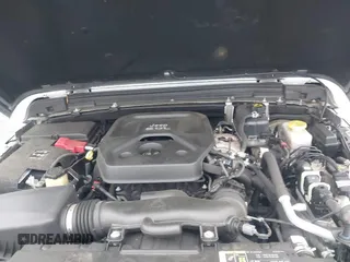 2018 Jeep Wrangler Unlimited Sport S с VIN 1C4HJXDN1JW145240, выставлен на аукционе IAAI как лот 42225470 с пробегом 31 398 миль миль и . История ставок и продаж доступна на DreamBid. Изображение 10.