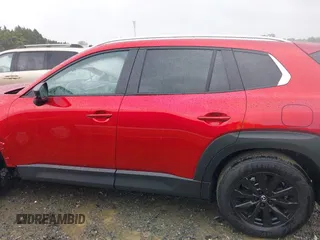 2025 Mazda CX-50 S Premium z VIN 7MMVABDM0SN316774, wystawiony jako IAAI lot #42248268 z przebiegiem 1634 mil mil oraz . Historia ofert i sprzedaży dostępna na DreamBid. Obrazek 15.