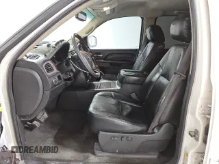 2011 GMC Sierra 1500 Denali z VIN 3GTP2XE21BG345323, wystawiony jako Copart lot #43329045 z przebiegiem 236 126 mil mil oraz Czysty tytuł • Clean title. Historia ofert i sprzedaży dostępna na DreamBid. Obrazek 7.