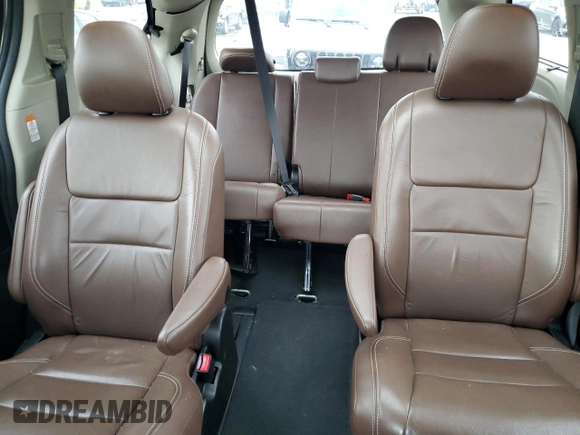2017 Toyota Sienna XLE z VIN 5TDDZ3DC7HS166182, wystawiony jako Copart lot #61437105 z przebiegiem 101 491 mil mil oraz Szkoda całkowita • Salvage title. Historia ofert i sprzedaży dostępna na DreamBid. Obrazek 10.