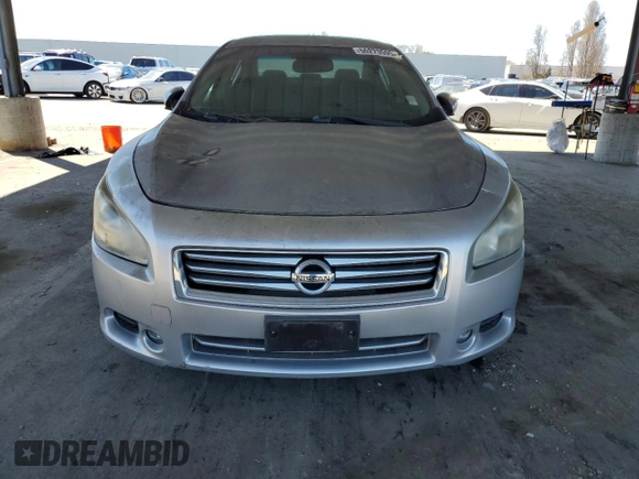 2013 Nissan Maxima SV z VIN 1N4AA5AP0DC828165, wystawiony jako Copart lot #50273595 z przebiegiem 75 755 mil mil oraz Tytuł czysty. Historia ofert i sprzedaży dostępna na DreamBid. Obrazek 5.