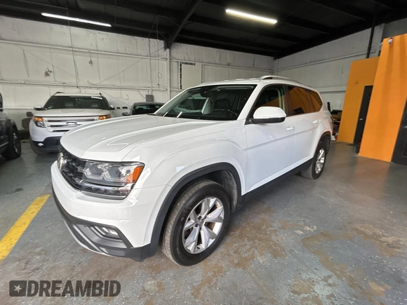 2019 Volkswagen Atlas SE z VIN 1V2WR2CA2KC522435, wystawiony jako Copart lot #53476545 z przebiegiem 154 951 mil mil oraz Czysty tytuł • Clean title. Historia ofert i sprzedaży dostępna na DreamBid. Obrazek 2.