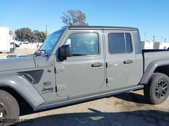2023 Jeep Gladiator Freedom with VIN 1C6HJTAG9PL517097, listed as a IAAI auction lot 41860666 with 24,478 mi miles. Bid and sale history available at carsss.com. Image 14.