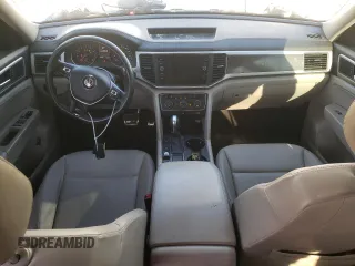 2018 Volkswagen Atlas SE with VIN 1V2FR2CA6JC584015, listed as a Copart auction lot 42130835 with 130,598 mi miles and Salvage title. Bid and sale history available at DreamBid. Image 8.