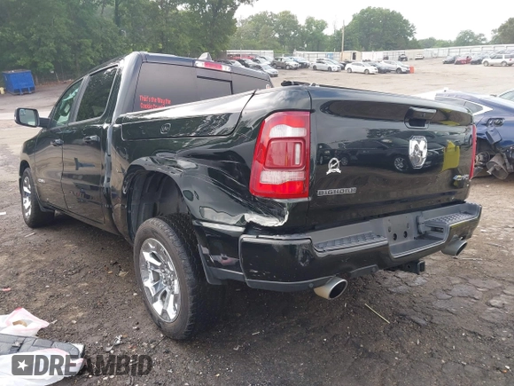 2019 Ram 1500 Big Horn z VIN 1C6SRFFT3KN858854, wystawiony jako IAAI lot #42274337 z przebiegiem 91 689 mil mil oraz . Historia ofert i sprzedaży dostępna na DreamBid. Obrazek 3.