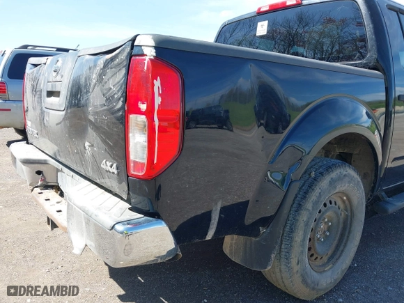 2011 Nissan Frontier PRO-4X with VIN 1N6AD0EV5BC444180, listed as a IAAI auction lot 41943975 with 73,435 mi miles. Bid and sale history available at carsss.com. Image 18.