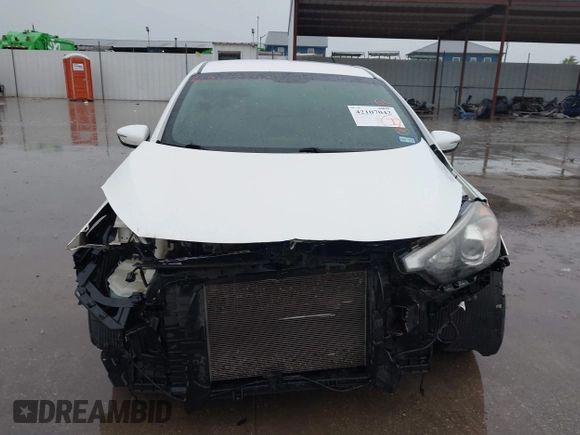 2016 Kia Forte EX with VIN KNAFX4A82G5450616, listed as a IAAI auction lot 42107042 with 131,419 mi miles. Bid and sale history available at carsss.com. Image 13.