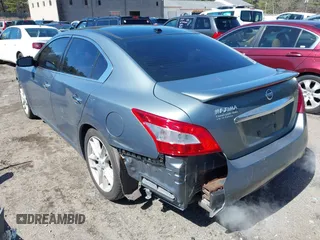 2011 Nissan Maxima SV z VIN 1N4AA5AP8BC849245, wystawiony jako IAAI lot #41966717 z przebiegiem 186 781 mil mil oraz . Historia ofert i sprzedaży dostępna na DreamBid. Obrazek 3.