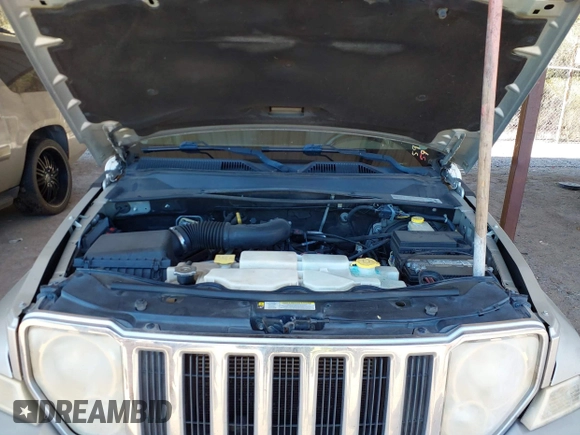 2008 Jeep Liberty Limited with VIN 1J8GP58K98W211079, listed as a IAAI auction lot 41849328 with 195,254 mi miles. Bid and sale history available at carsss.com. Image 10.