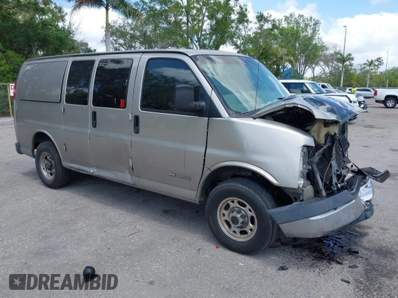 2003 GMC Savana Cargo with VIN 1GTHG35U431146718, listed as a IAAI auction lot 42098826 with 238,502 mi miles. Bid and sale history available at carsss.com. Image 1.