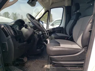 2025 Ram ProMaster Cargo Tradesman with VIN 3C6MRVJG9SE517735, listed as a Copart auction lot 51207475 with 9,208 mi miles and Clean Title. Bid and sale history available at DreamBid. Image 7.