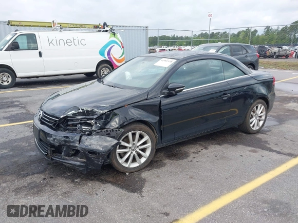 2015 Volkswagen Eos Komfort with VIN WVWBW8AH5FV004034, listed as a IAAI auction lot 41981978 with 106,450 mi miles and . Bid and sale history available at DreamBid. Image 17.