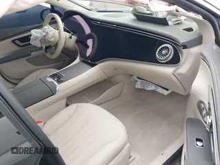 2024 Mercedes-Benz EQS 450 z VIN W1KCG2EB5RA046256, wystawiony jako IAAI lot #41203235 z przebiegiem 5 332 mil mil oraz . Historia ofert i sprzedaży dostępna na DreamBid. Obrazek 5.