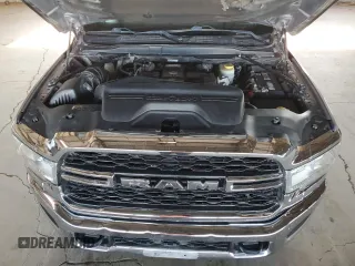 2020 Ram 2500 Tradesman z VIN 3C6UR5CL9LG148231, wystawiony jako Copart lot #60565695 z przebiegiem 172 705 mil mil oraz Czysty tytuł • Clean title. Historia ofert i sprzedaży dostępna na DreamBid. Obrazek 11.