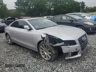 2011 Audi A5 Premium Plus z VIN WAULFAFR9BA007465, wystawiony jako Copart lot #60193325 z przebiegiem 90 951 mil mil oraz Czysty tytuł • Clean title. Historia ofert i sprzedaży dostępna na DreamBid. Obrazek 4.