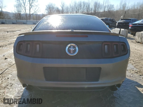 2013 Ford Mustang V6 с VIN 1ZVBP8AMXD5254499, выставлен на аукционе Copart как лот 44936465 с пробегом 98 440 миль миль и Списание • Salvage title. История ставок и продаж доступна на DreamBid. Изображение 6.