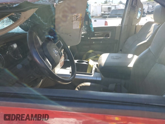2011 Dodge 3500 SLT z VIN 3D73Y3HL1BG555078, wystawiony jako Copart lot #73000544 z przebiegiem Nie podano mil oraz Szkody całkowita. Historia ofert i sprzedaży dostępna na DreamBid. Obrazek 7.