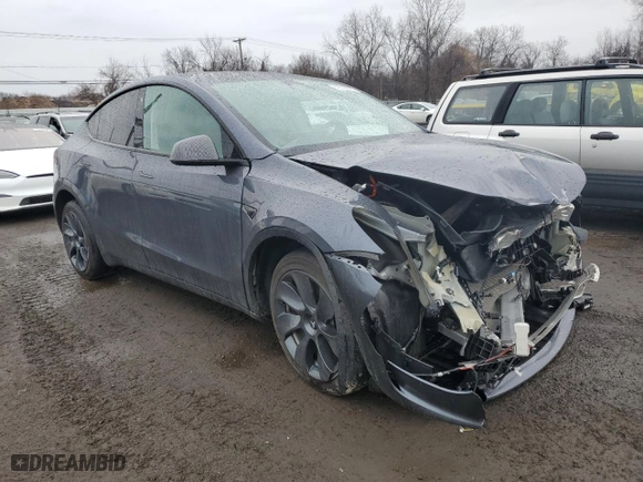 2023 Tesla Model Y Long Range with VIN 7SAYGDEE1PF684209, listed as a Copart auction lot 46190635 with 31,801 mi miles and Salvage Title. Bid and sale history available at carsss.com. Image 4.