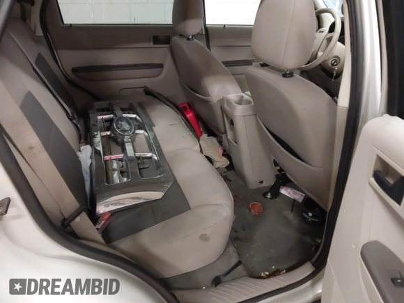 2008 Ford Escape XLT with VIN 1FMCU93128KC67338, listed as a IAAI auction lot 42099606 with 188,817 mi miles. Bid and sale history available at carsss.com. Image 8.