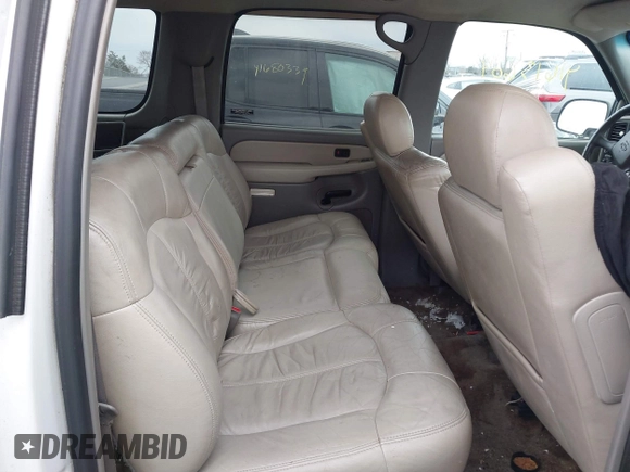 2000 Chevrolet Suburban LT with VIN 3GNFK16T7YG222237, listed as a IAAI auction lot 41613604 with 258,537 mi miles. Bid and sale history available at carsss.com. Image 8.