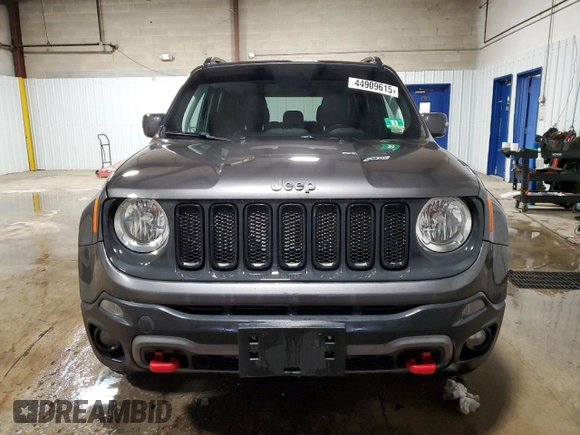 2018 Jeep Renegade Trailhawk with VIN ZACCJBCB4JPG97123, listed as a Copart auction lot 44909615 with 98,177 mi miles and Salvage Title. Bid and sale history available at carsss.com. Image 5.