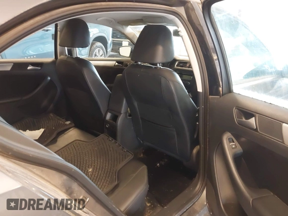 2014 Volkswagen Jetta SE z VIN 3VWD07AJ2EM400385, wystawiony jako IAAI lot #42668600 z przebiegiem 172 180 mil mil oraz . Historia ofert i sprzedaży dostępna na DreamBid. Obrazek 8.