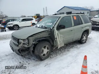 2004 Chevrolet TrailBlazer LS with VIN 1GNDT13S642154886, listed as a Copart auction lot 49781075 with 179,394 mi miles and Salvage Title. Bid and sale history available at carsss.com. Image 1.