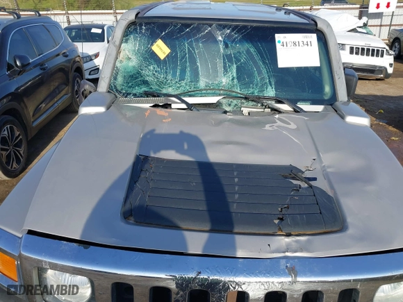 2006 Hummer H3 with VIN 5GTDN136868194546, listed as a IAAI auction lot 41981341 with 128,686 mi miles. Bid and sale history available at carsss.com. Image 6.