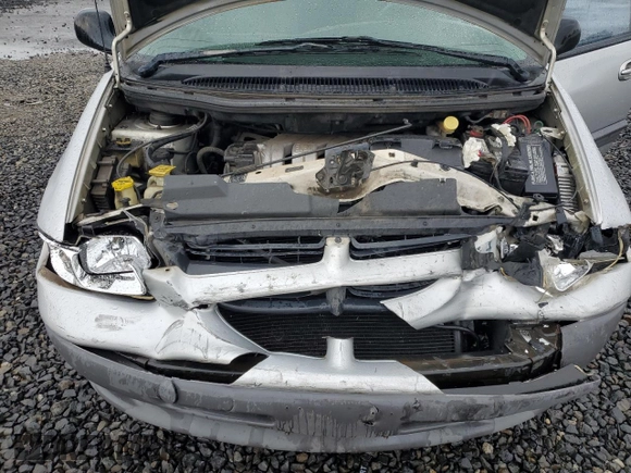 2000 Dodge Caravan SE with VIN 2B4GP44G3YR784939, listed as a Copart auction lot 73253264 with 198,883 mi miles and Salvage Title. Bid and sale history available at DreamBid. Image 13.