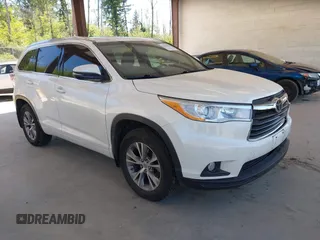 2014 Toyota Highlander XLE z VIN 5TDJKRFH0ES041779, wystawiony jako IAAI lot #42358505 z przebiegiem 127 438 mil mil oraz . Historia ofert i sprzedaży dostępna na DreamBid. Obrazek 1.