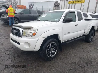2011 Toyota Tacoma with VIN 5TFUU4EN9BX022381, listed as a IAAI auction lot 41863091 with 138,653 mi miles. Bid and sale history available at carsss.com. Image 17.