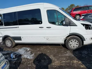 2024 Ford Transit Passenger XL with VIN 1FBAX2C85RKA16018, listed as a IAAI auction lot 41400715 with 13,842 mi miles. Bid and sale history available at carsss.com. Image 21.