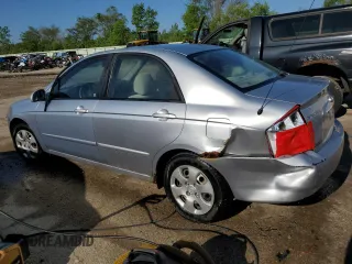 2006 Kia Spectra EX z VIN KNAFE121565370909, wystawiony jako Copart lot #56572995 z przebiegiem 102 978 mil mil oraz Szkoda całkowita • Salvage title. Historia ofert i sprzedaży dostępna na DreamBid. Obrazek 2.