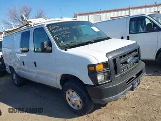 2010 Ford Econoline Cargo Commercial z VIN 1FTNE2EL8ADA10386, wystawiony jako IAAI lot #41833950 z przebiegiem 206 623 mil mil oraz . Historia ofert i sprzedaży dostępna na DreamBid. Obrazek 1.