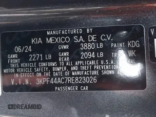 2024 Kia Forte GT z VIN 3KPF44AC7RE823026, wystawiony jako IAAI lot #42192965 z przebiegiem 8 438 mil mil oraz . Historia ofert i sprzedaży dostępna na DreamBid. Obrazek 9.