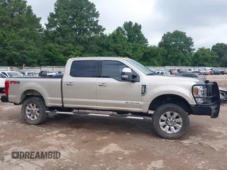 2018 Ford F-250 XL with VIN 1FT7W2BTXJEB50640, listed as a IAAI auction lot 42388061 with 274,829 mi miles and . Bid and sale history available at DreamBid. Image 13.