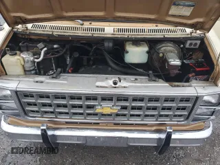1981 Chevrolet Chevy Van z VIN 1G8EG25L4B7106150, wystawiony jako Copart lot #84432694 z przebiegiem 77 928 mil mil oraz Czysty tytuł • Clean title. Historia ofert i sprzedaży dostępna na DreamBid. Obrazek 12.