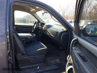 2010 Chevrolet Silverado 1500 LT with VIN 3GCRKSEA6AG173307, listed as a IAAI auction lot 41389967 with 192,155 mi miles. Bid and sale history available at carsss.com. Image 5.